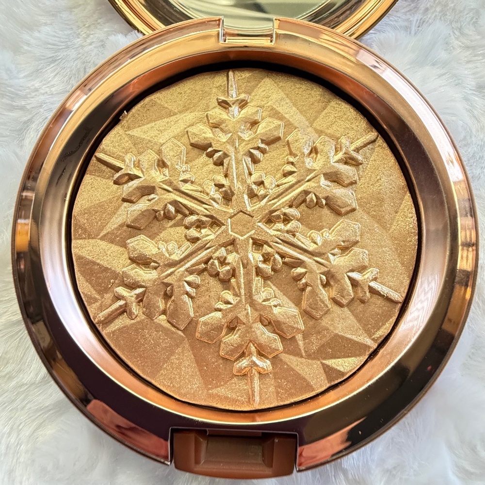 NWT MAC Whisper of Guilt Extra Dimension SkinFinish